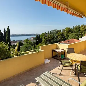 Draga With Sea View, Terrace & Parking Rovinj